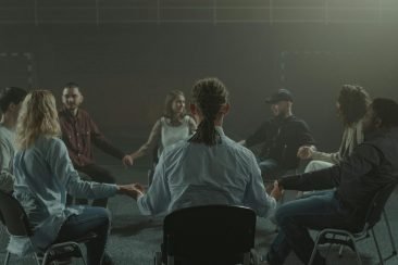 pexels-tima-miroshnichenko-5710951-scaled.jpg Sesión grupal de psicología